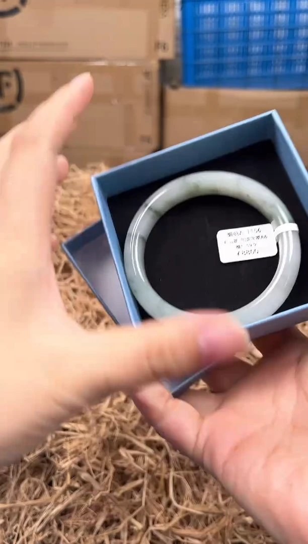 未镶嵌手镯石英质玉A-1156