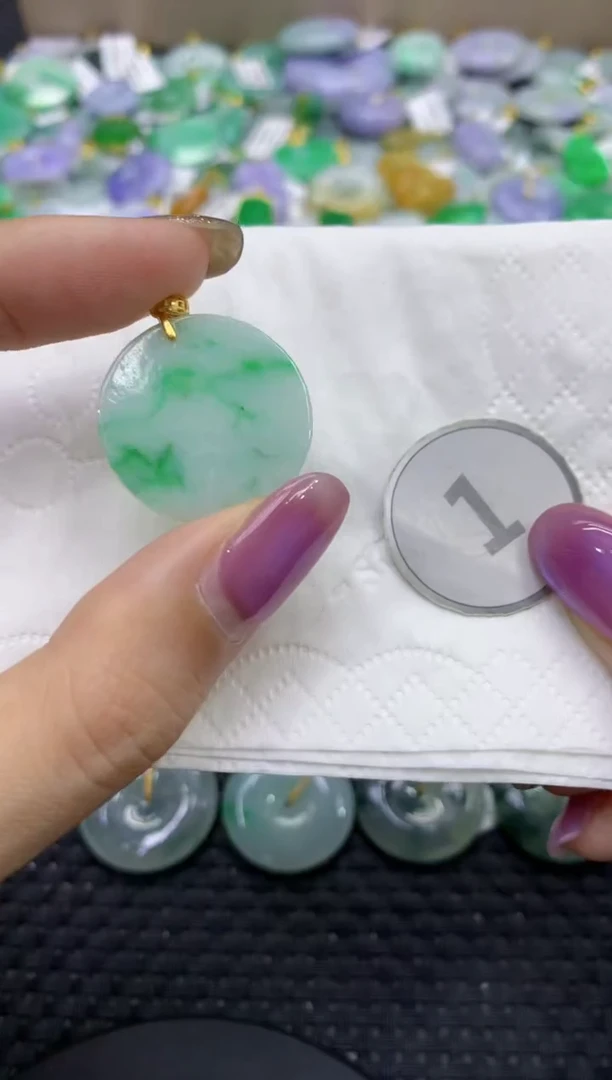 颈饰未镶嵌翡翠天然缅甸翡翠A货