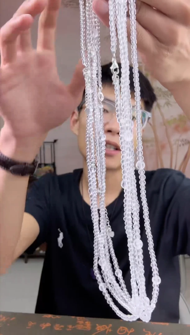 颈饰未镶嵌水晶毛衣