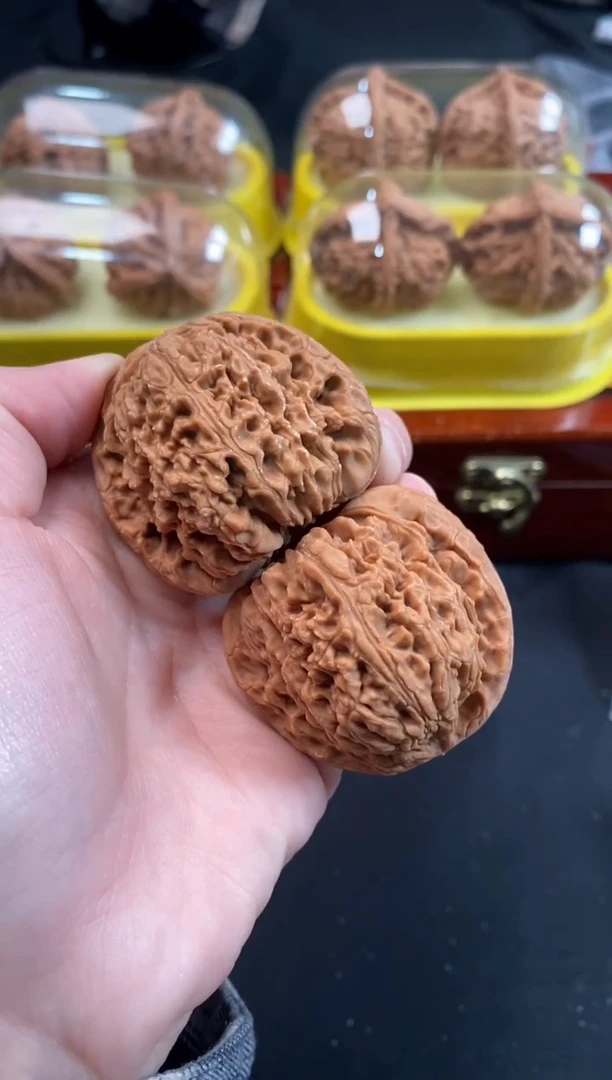 把件文玩核桃南疆石44尺Q739
