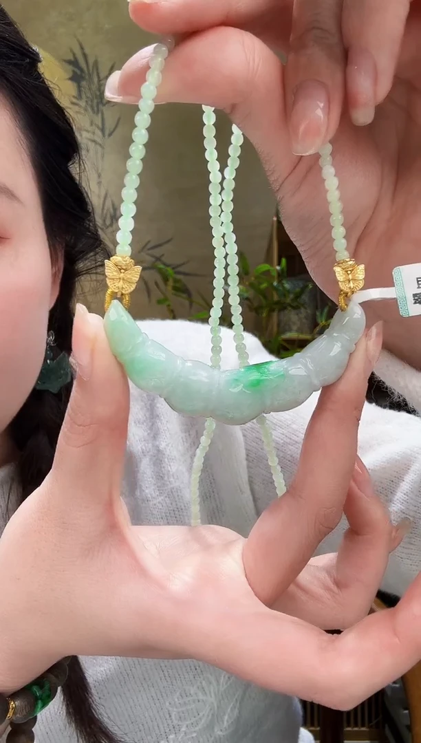 颈饰未镶嵌翡翠吊坠