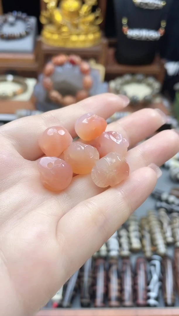 未镶嵌珠珠玛瑙/玉髓粉肉尸尸多样性发1个