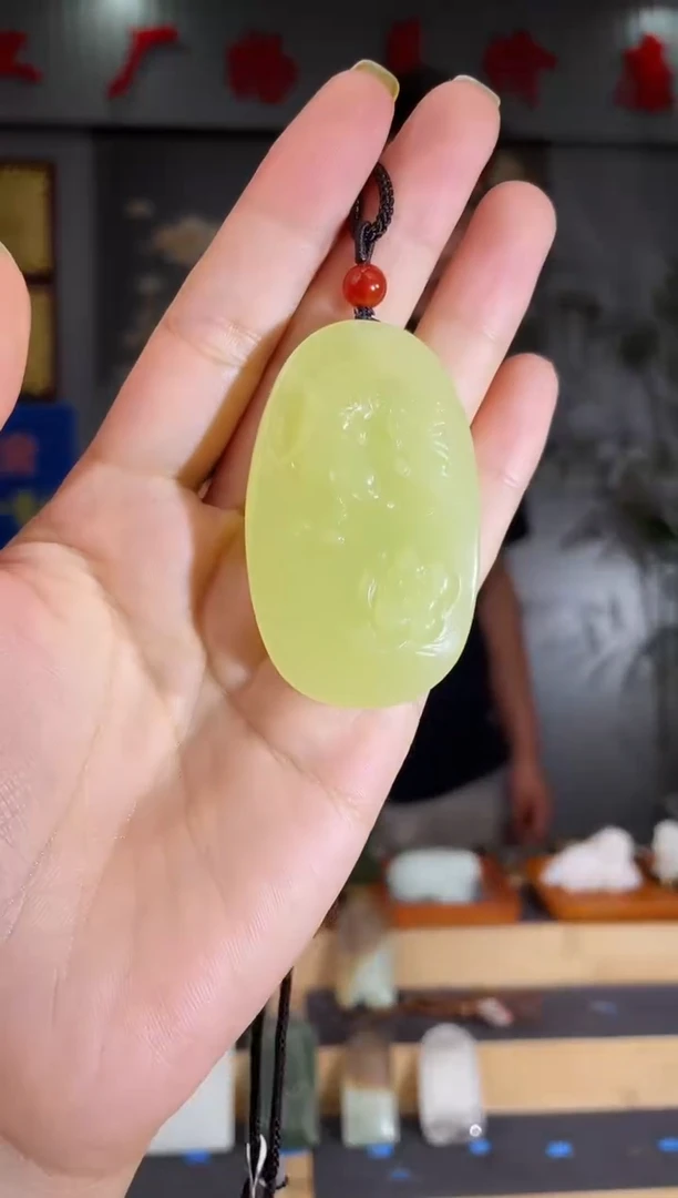 和田玉未镶嵌颈饰1