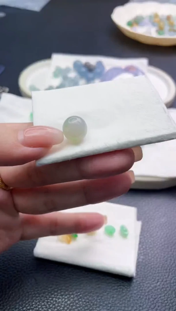 定制翡翠未镶嵌奶****妹珠子