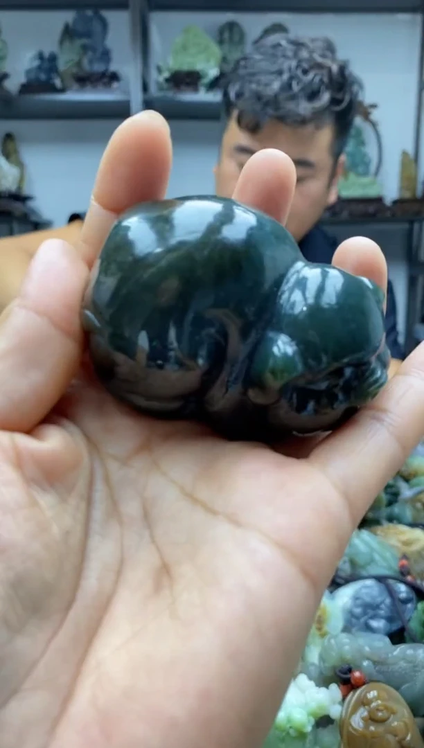 未镶嵌和田玉把件有裂