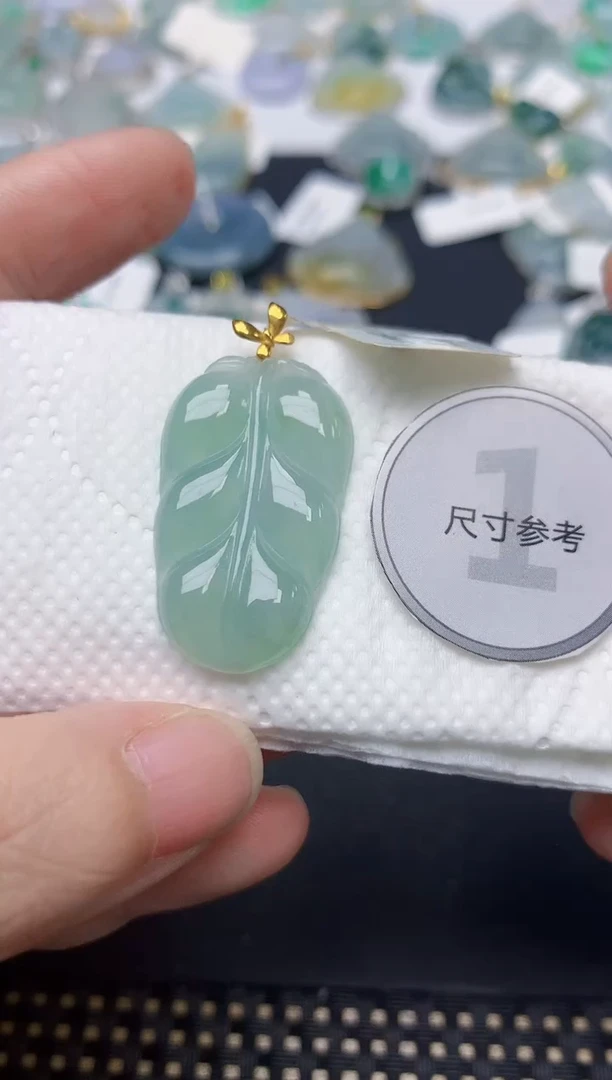 颈饰18K金镶嵌翡翠天然缅甸A货翡翠