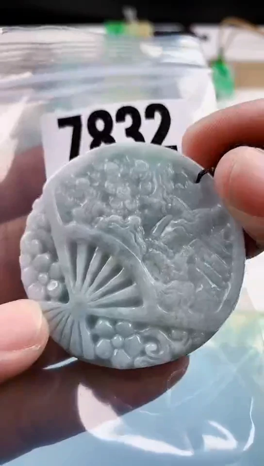 【闪购商品】翡翠挂件未镶嵌天然翡翠吊坠挂件