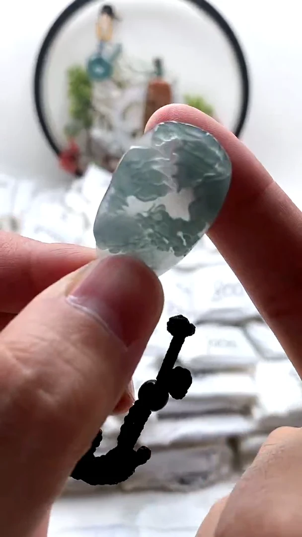 颈饰未镶嵌翡翠小山水