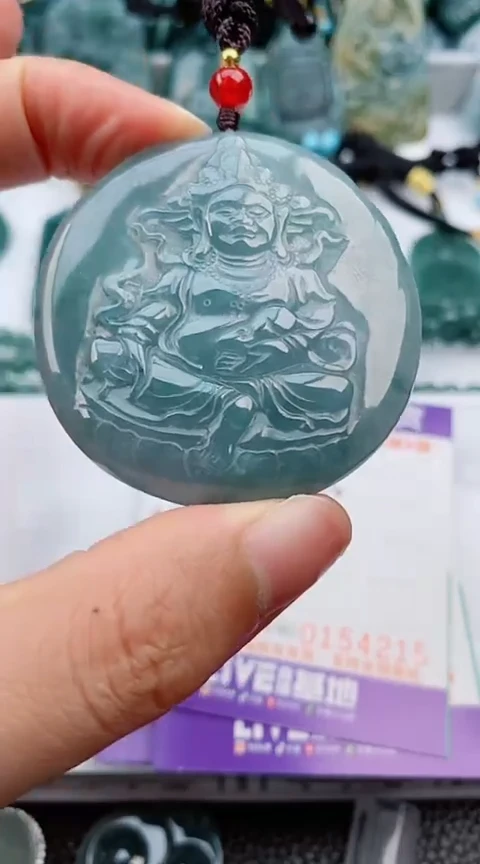 翡翠未镶嵌颈饰