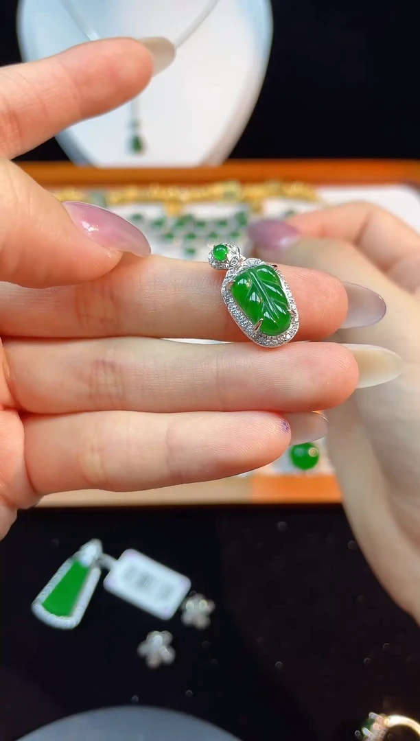 吊坠(不含链)银S925镶嵌翡翠天然翡翠A货