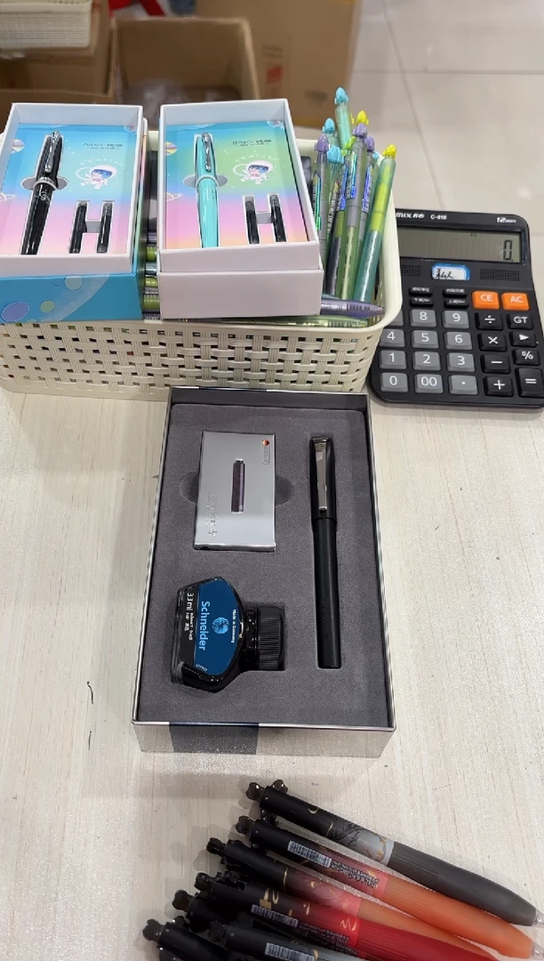 施耐德6281钢笔套装(黑色)黑杆EF尖带墨囊+墨水(盒)--1盒