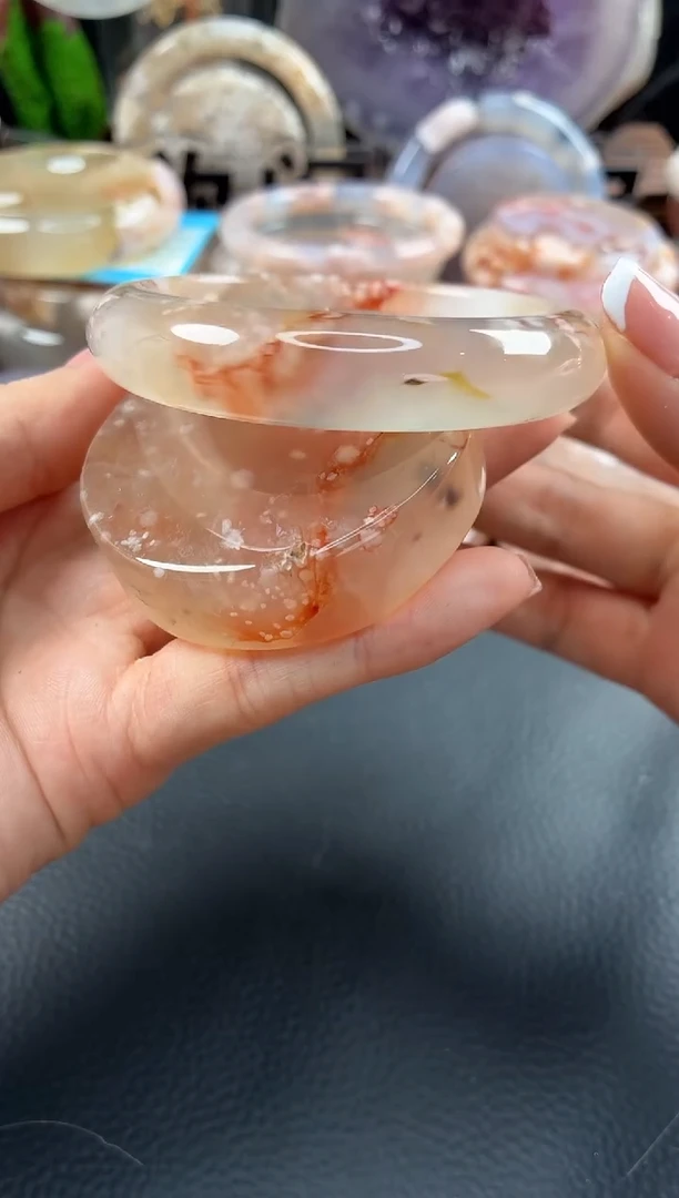 未镶嵌手镯（圆镯）石英质玉55