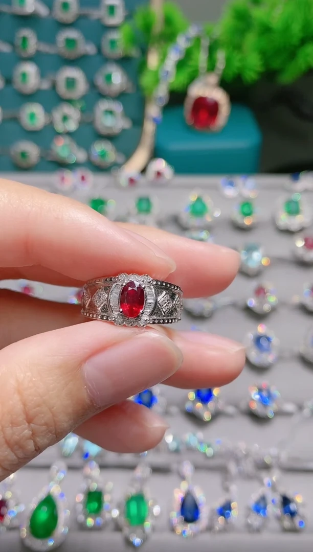 18K金镶嵌18K金戒指红宝石.