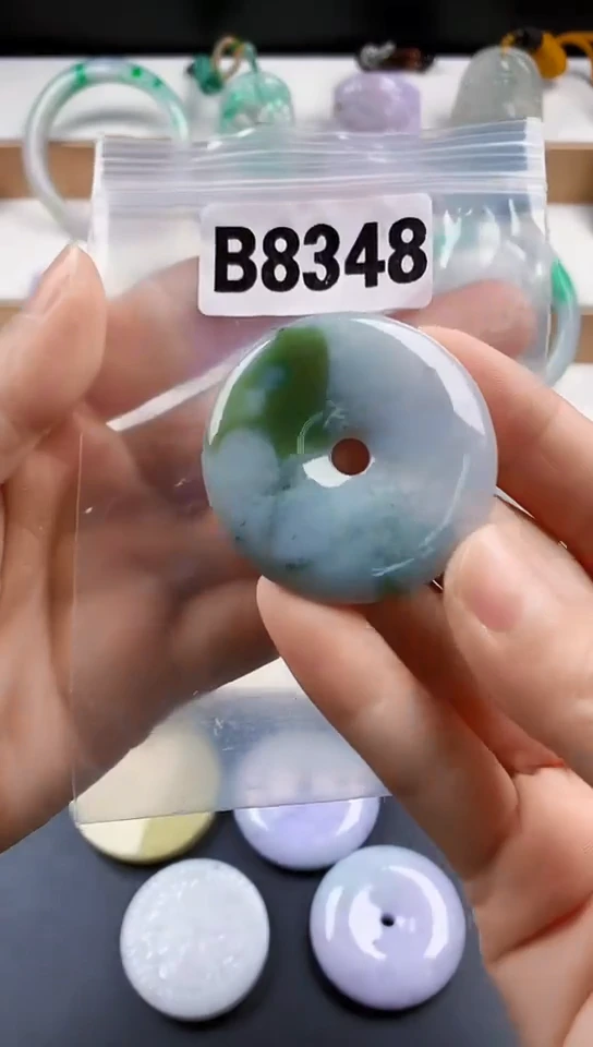 颈饰未镶嵌翡翠天然翡翠吊坠挂饰