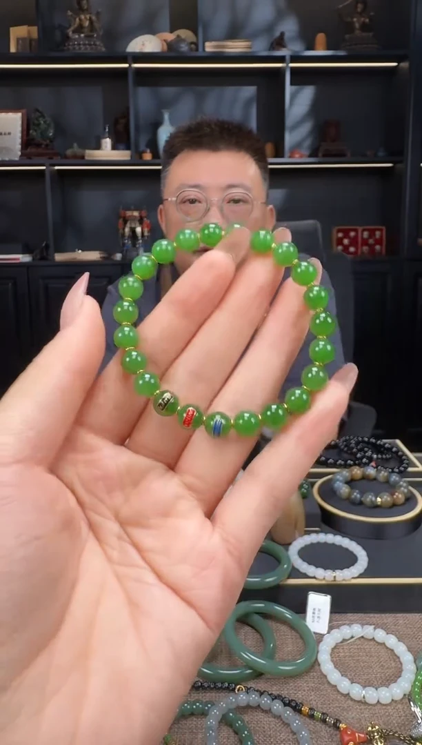 颈饰未镶嵌和田玉8mm碧玉圆珠手串 藏物系列
