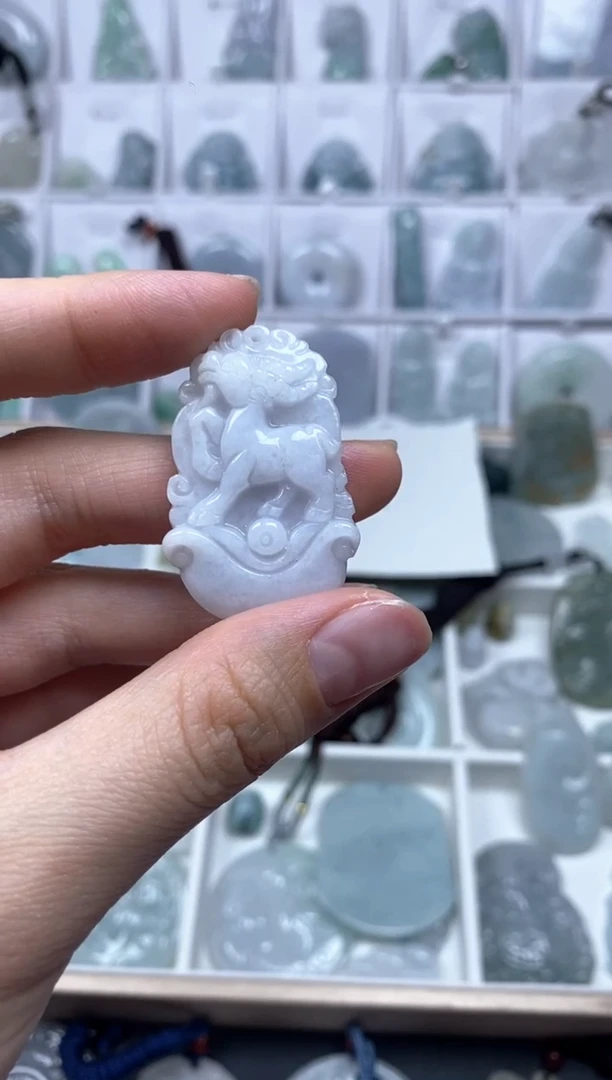 【闪购商品】翡翠颈饰未镶嵌羊