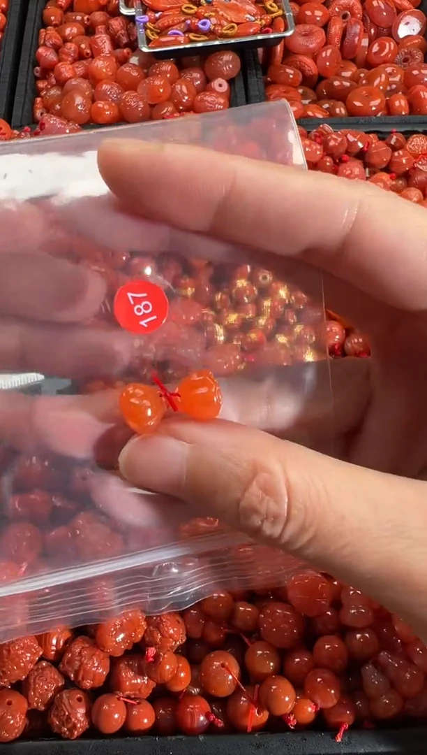 【闪购商品】南红玛瑙颈饰未镶嵌1