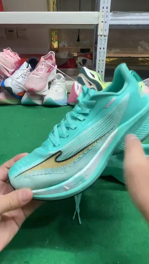 想**说这是个大鞋店家的鞋402