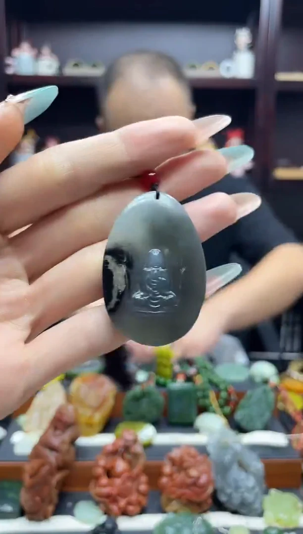 岫玉未镶嵌吊坠·