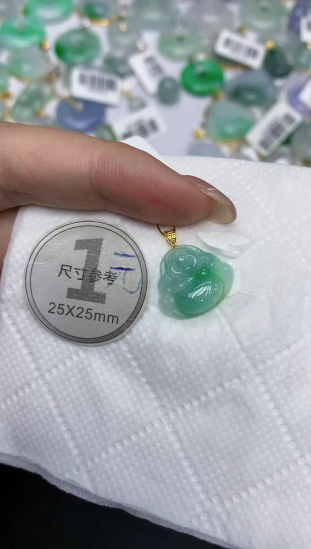 颈饰18K金镶嵌翡翠111111111