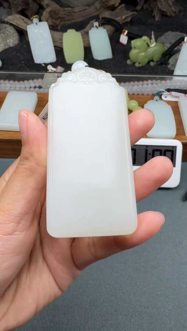 颈饰未镶嵌和田玉1