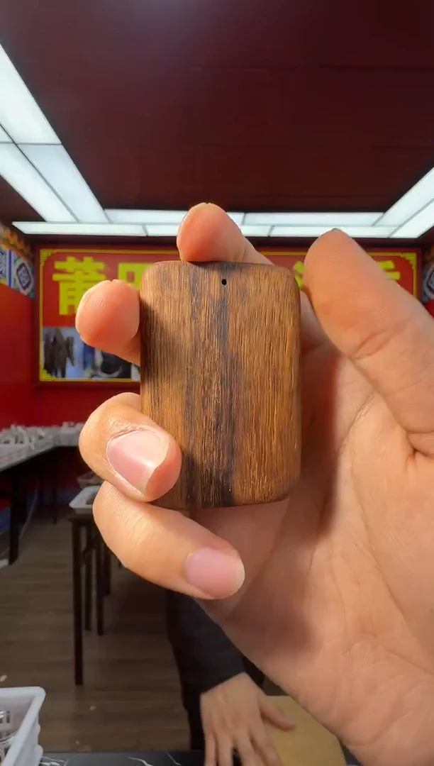 沉香吊坠e123芽庄多样性发一