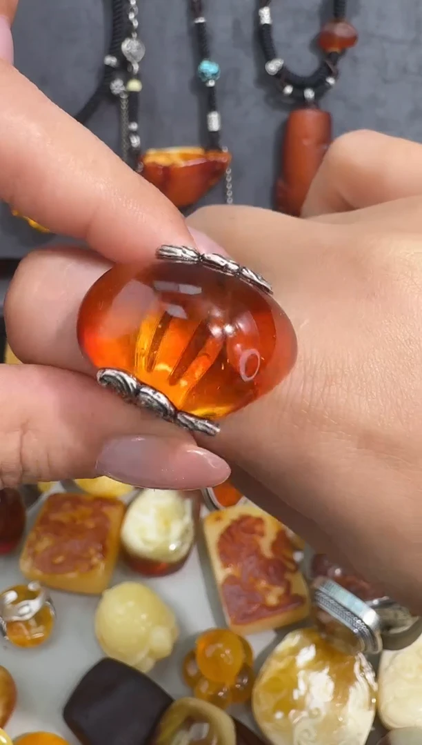 未镶嵌琥珀裸石琥珀