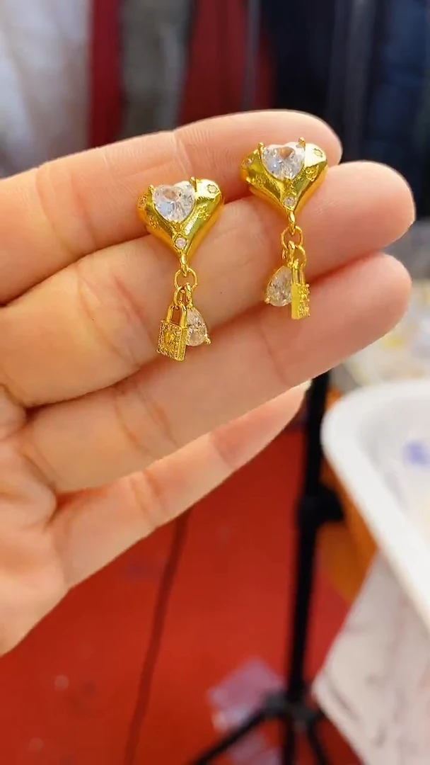 合金无028爱心小锁耳坠