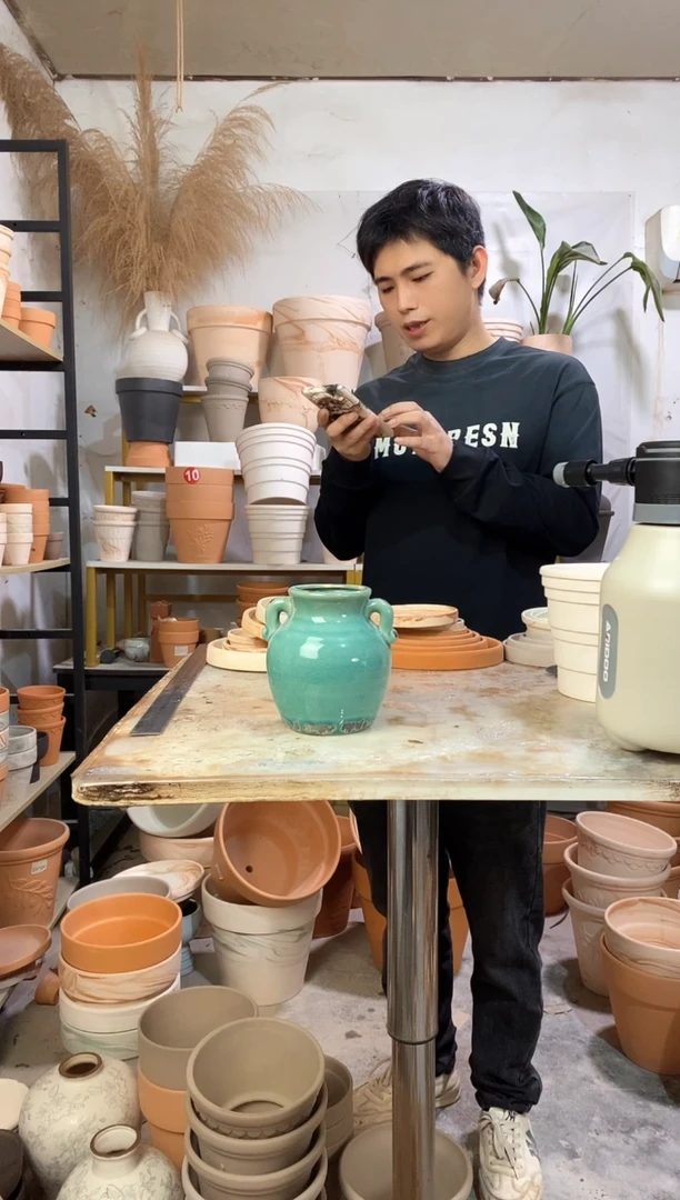 冰裂绿色小花瓶 1个