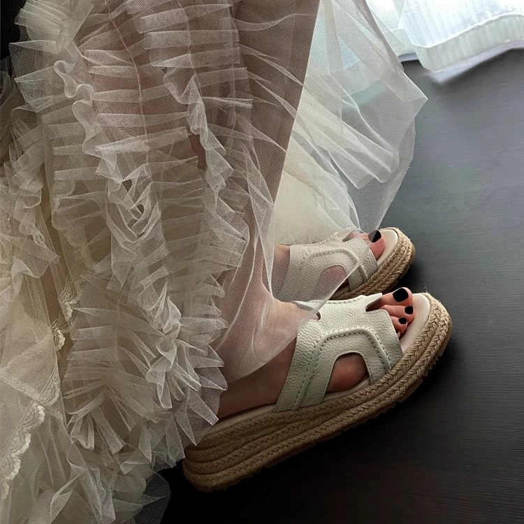 赵露思同款小个子增高真皮一字凉拖鞋女夏外穿草编松糕鞋厚底高跟