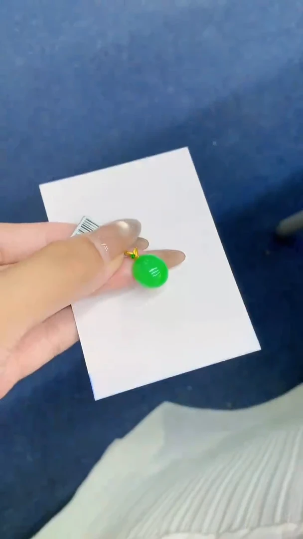 颈饰18K金镶嵌翡翠1