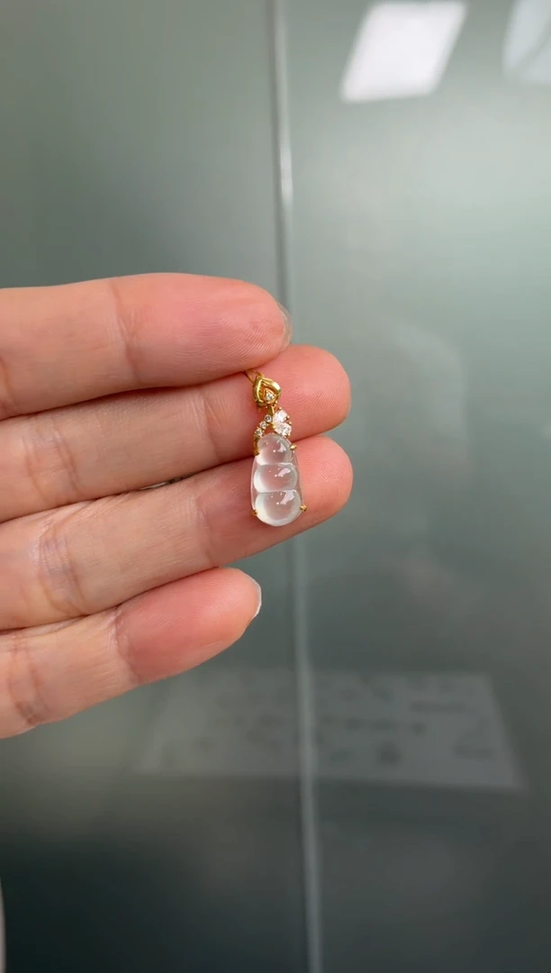 颈饰18K金镶嵌翡翠天然翡翠A货