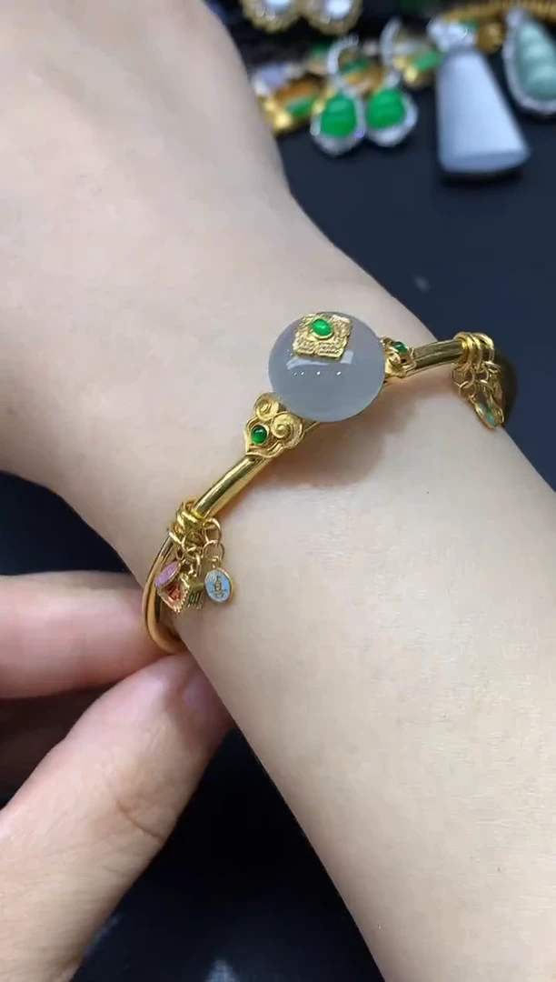 18K金镶嵌手镯翡翠385-中国好珍宝