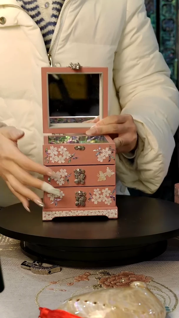 满贝底·弘贝雅螺钿漆器文化馆