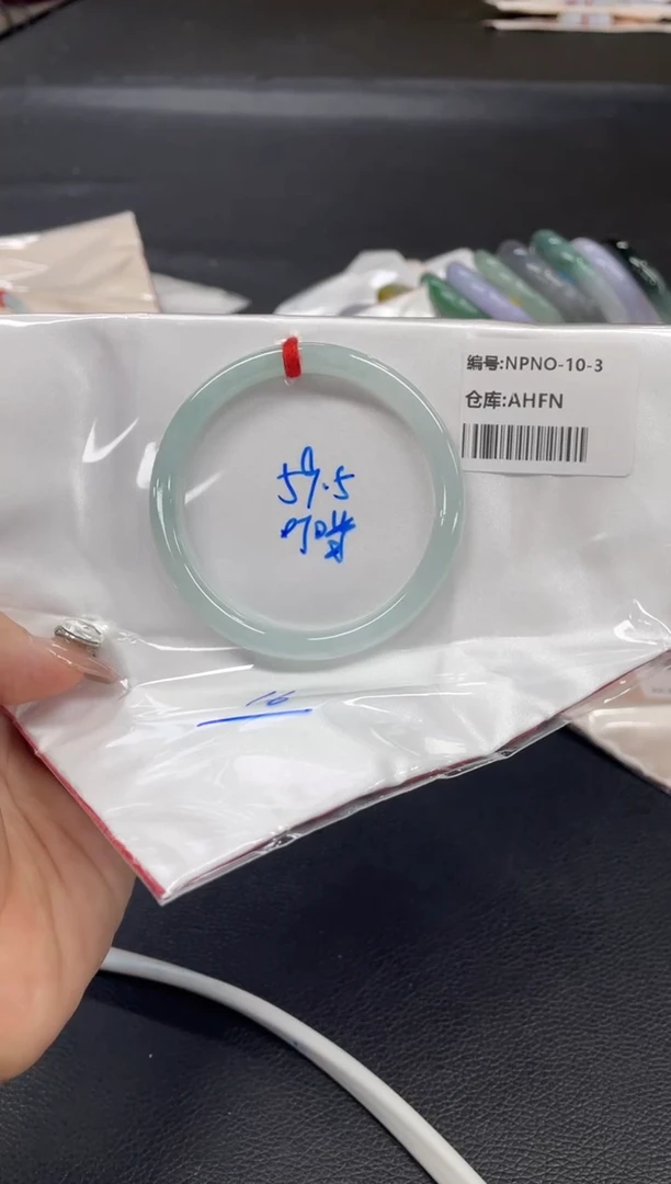 未镶嵌手镯翡翠翡翠手镯