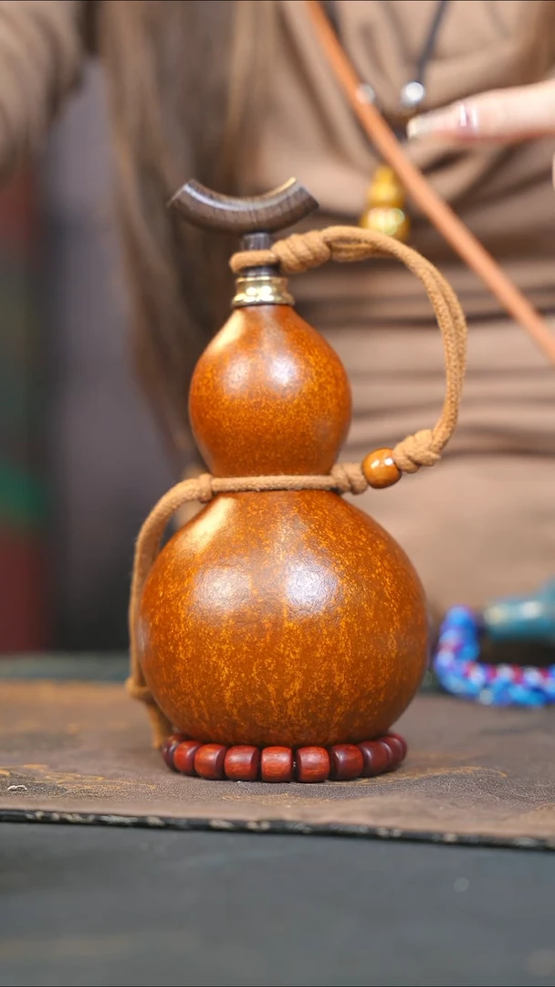 【闪购商品】WQ142咖色小容量酒葫芦随缘发