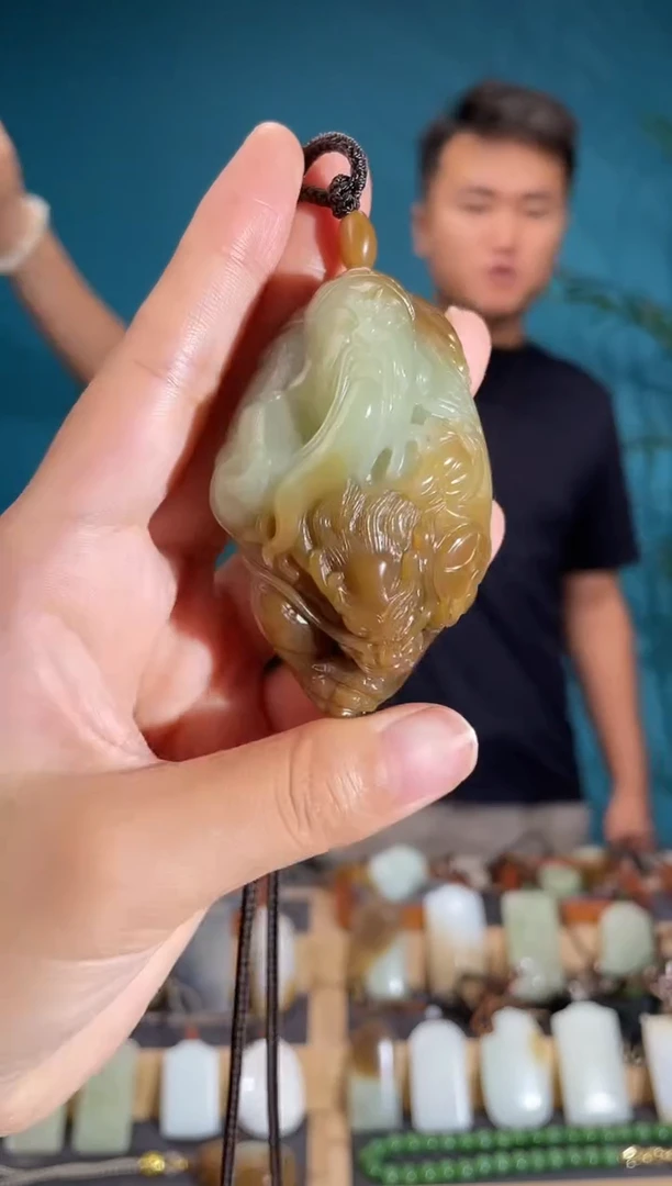 和田玉未镶嵌颈饰1