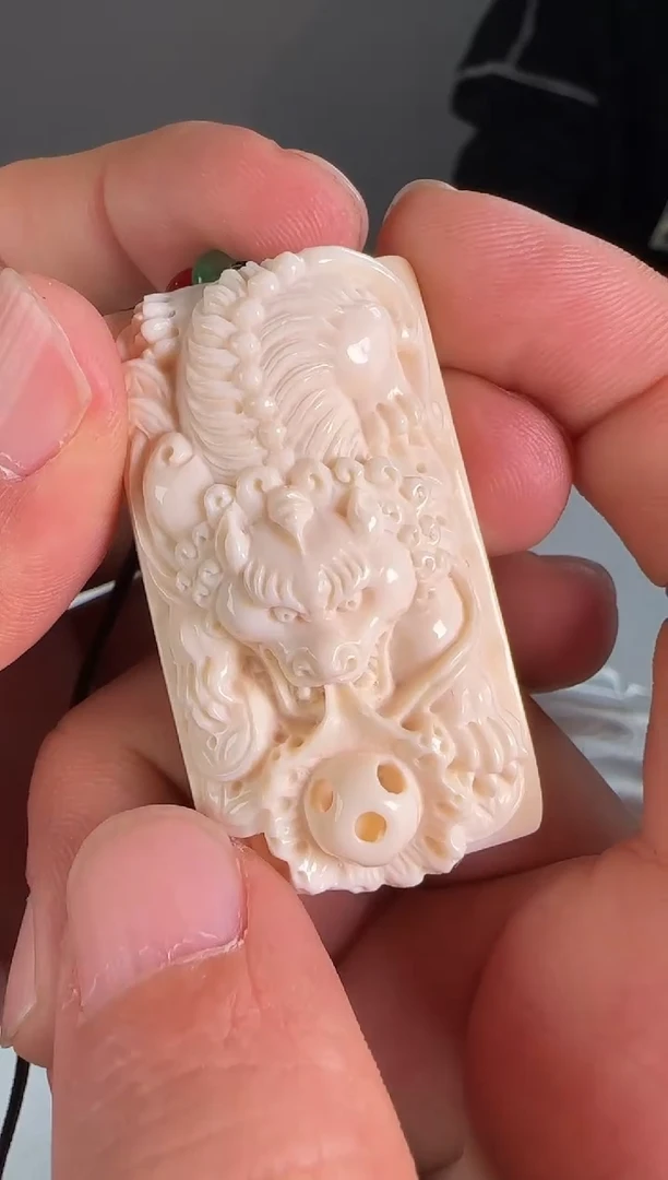 吊坠猛犸象牙雕刻貔貅49x28x16
