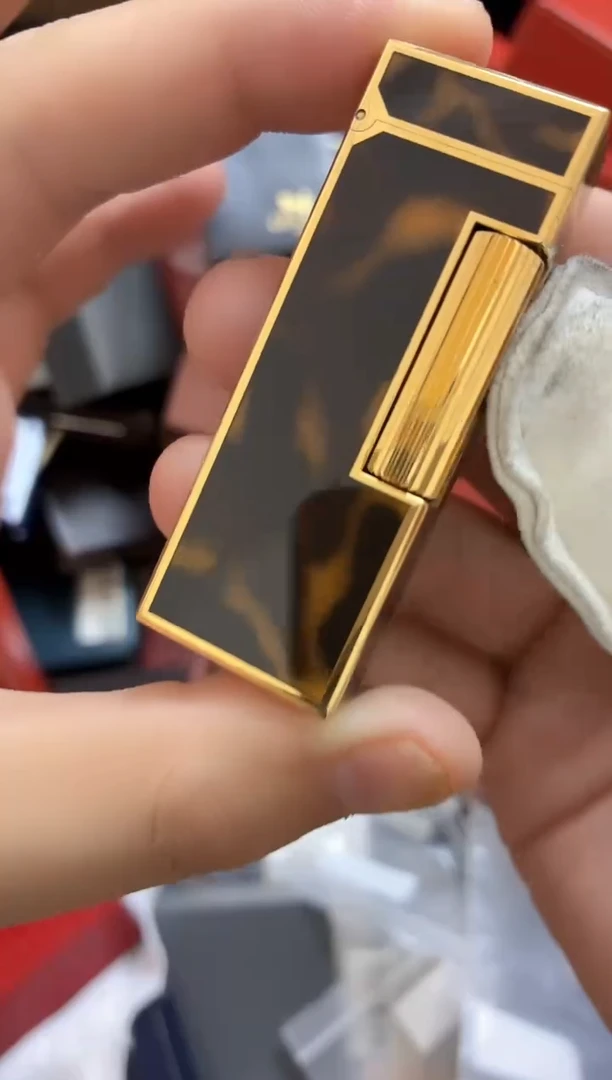 四代豹纹色打火机