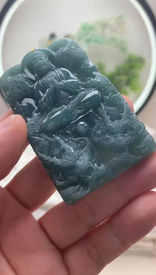 颈饰未镶嵌翡翠大日如来