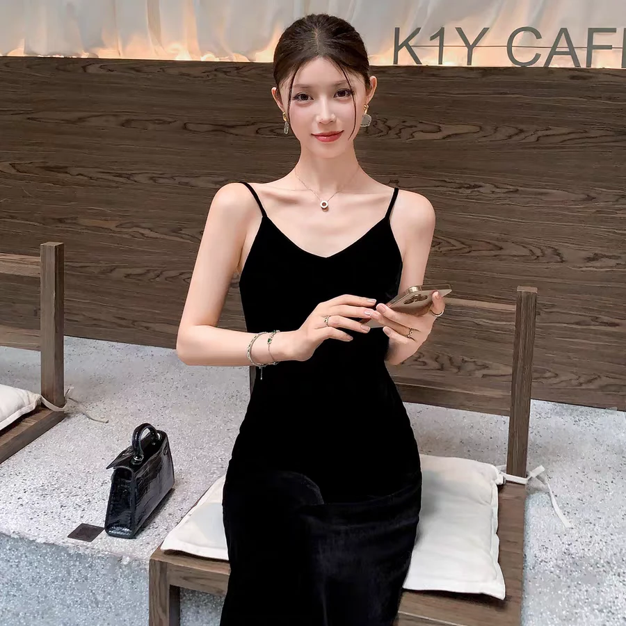 秋季新款收腰长裙内搭V领中长裙黑色名媛显瘦优雅长款a字连衣裙