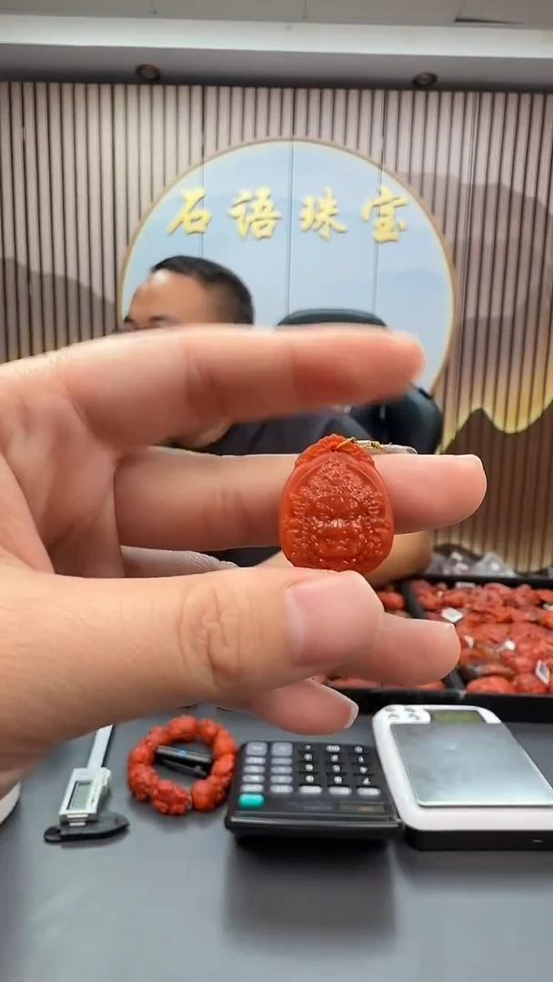 未镶嵌雕刻南红玛瑙028ZB1029产品一个