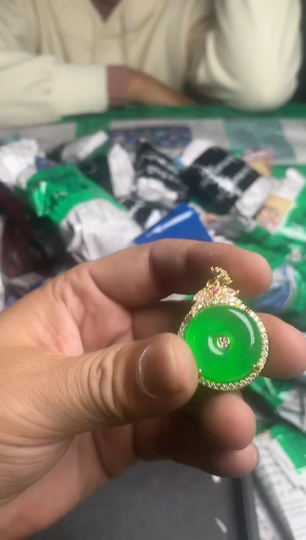 时尚精美高端吊坠