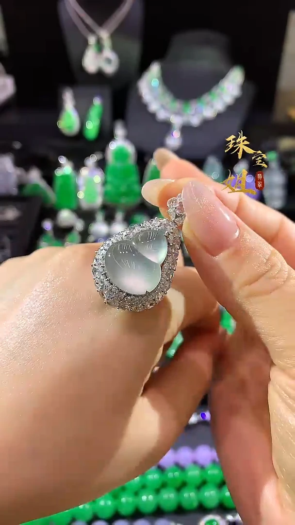 吊坠(不含链)18K金镶嵌翡翠吊坠