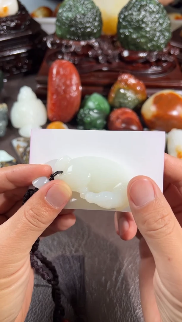 未镶嵌和田玉把件昆****.和田玉