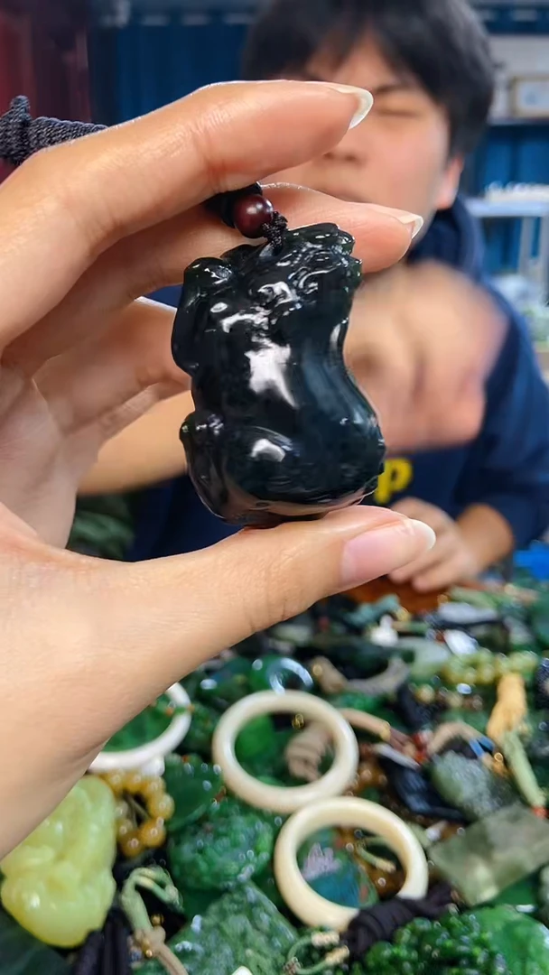 未镶嵌和田玉挂件1