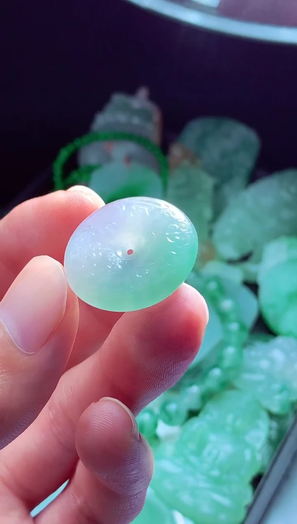 未镶嵌定制翡翠故*?翡翠毛货定制