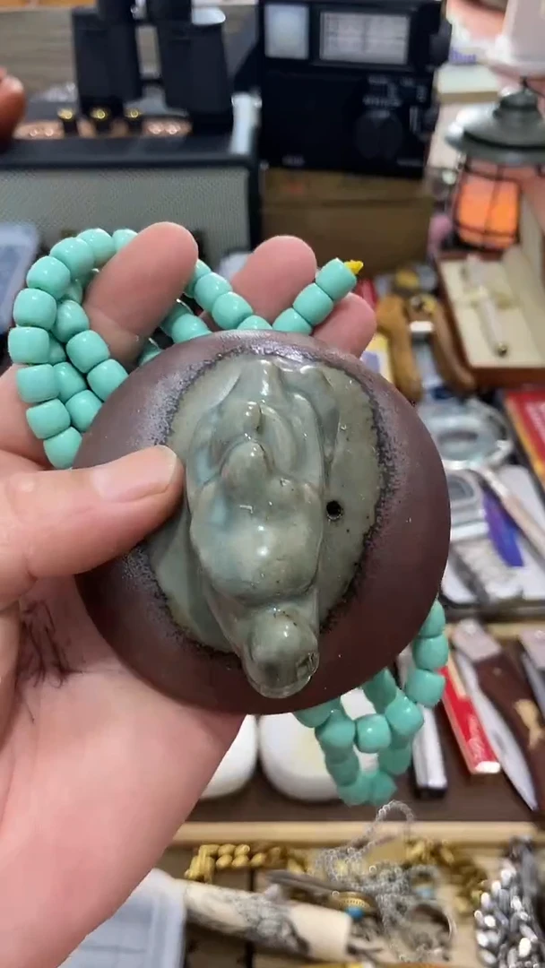 瓷片闪购商品  如图所示