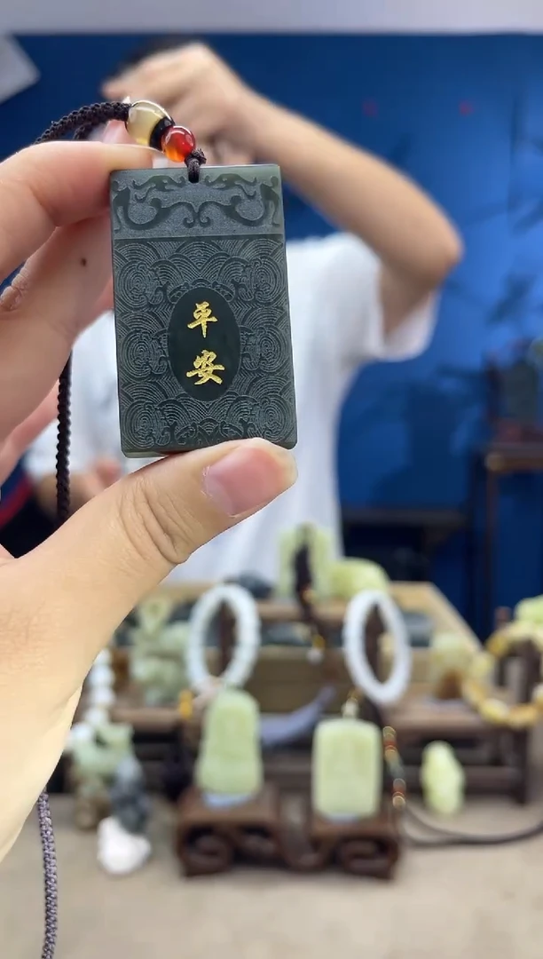 和田玉未镶嵌颈饰1