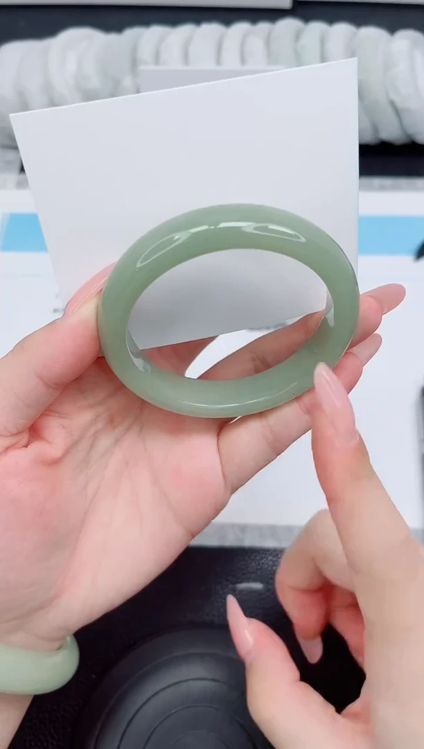 石英质玉手镯未镶嵌29-57.4